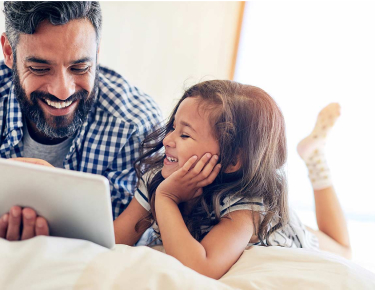 dad_and_daughter_with_tablet-mobile